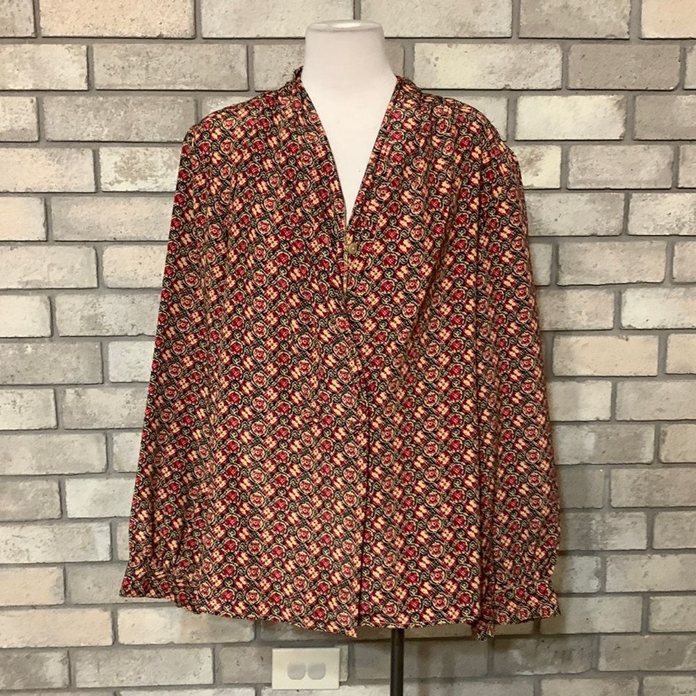 August Max Red Floral Geometric V-Neck Blouse